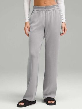 Lululemon Softstreme High-Rise Wide Leg Pant in Rhino Grey Womens Size 14